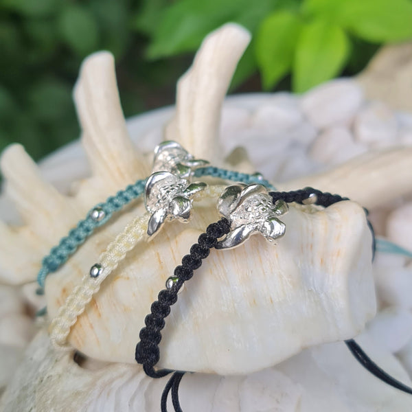 Hatching Baby Turtle Macrame Bracelet