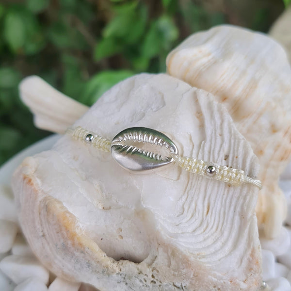 Cowrie Shell Macrame Bracelet