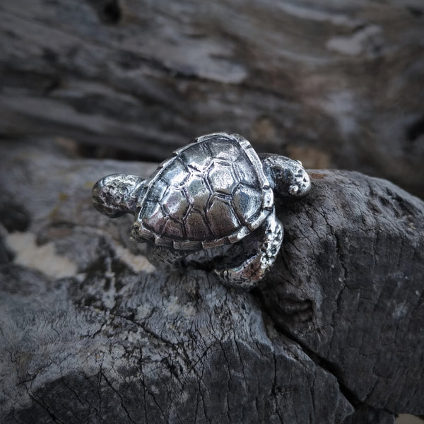 Turtle Hug Ring