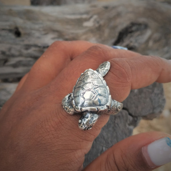 Turtle Hug Ring